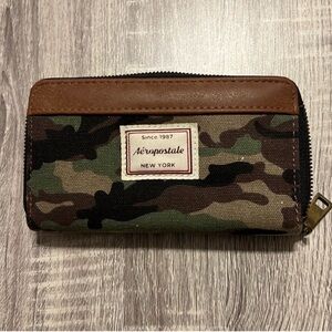 Aeropostale Green and Brown Camouflage Wallet
